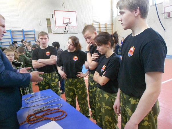 Военно-спортивные соревнования в пермской школе №136