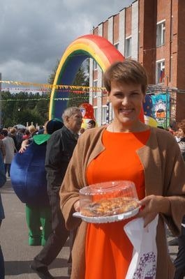 Кандидат в губернаторы Пермского края Ирина Филатова стала гостем Праздника черники и черничного пирога