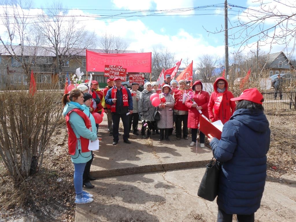 Первомай в поселке Гайны (фоторепортаж)
