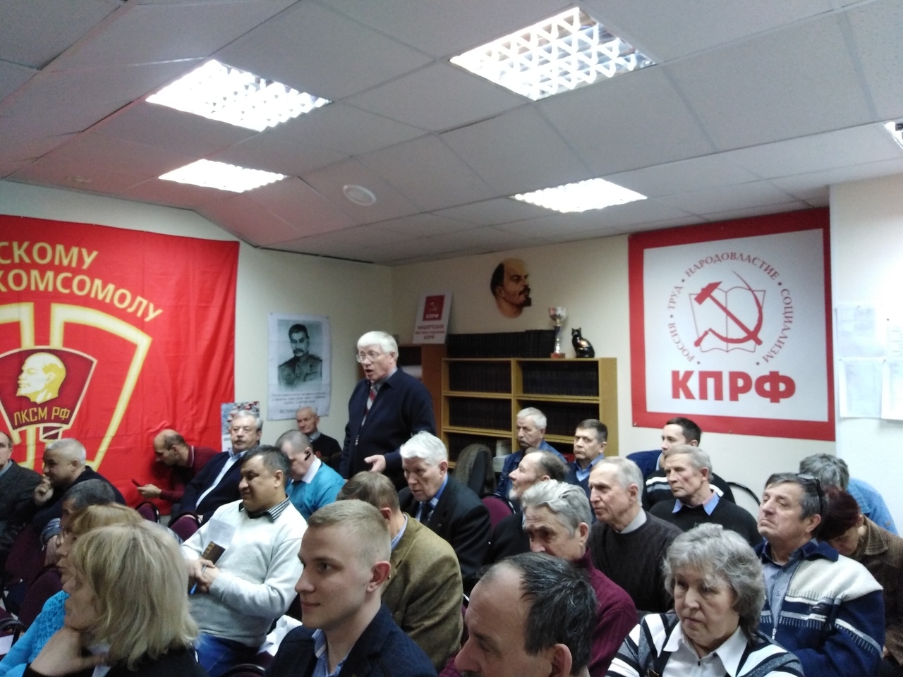 НА СЕМИНАРЕ-СОВЕЩАНИИ ПО ОРГАНИЗАЦИОННО-ПАРТИЙНОЙ РАБОТЕ.