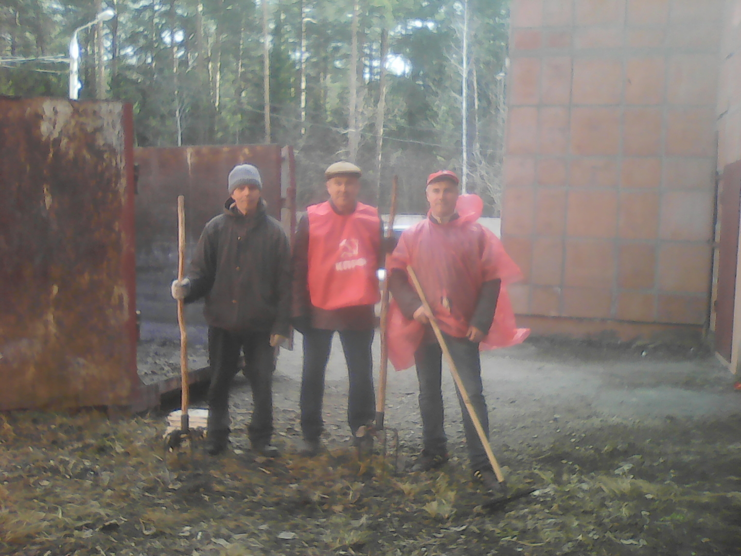 Субботник в Дзержинском районе.