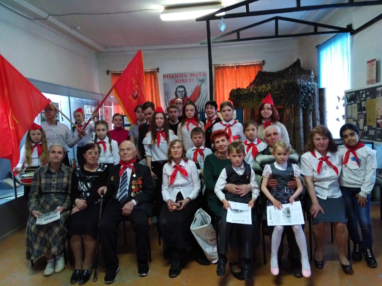 НАВСТРЕЧУ ДНЮ ПОБЕДЫ – ПИОНЕРСКИЙ СБОР В ДОБРЯНКЕ.