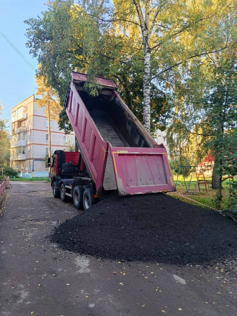 Долгожданный ремонт: во дворах на Шоссейной и Калинина вновь можно ехать без проблем
