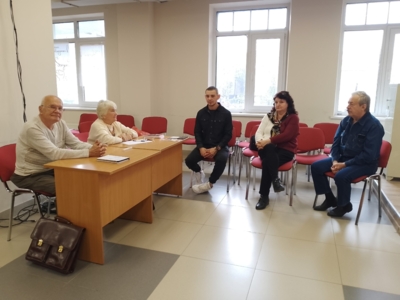 13 октября на заседании бюро Ленинского райкома КПРФ под руководством первого секретаря Г.А. Сторожева состоялась встреча с коммунистом местного отделения Александром Бондаренко — военным медиком, прибывшим в краткосрочный отпуск из зоны СВО.