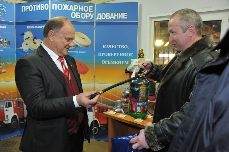 Свое производство – превыше всего! Г.А. Зюганов посетил с рабочим визитом подмосковный Павловский Посад 